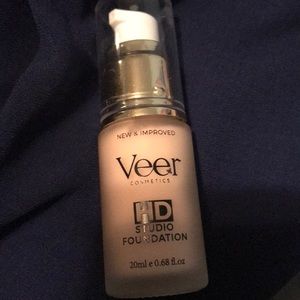 Veer Cometics HD Studio Foundation